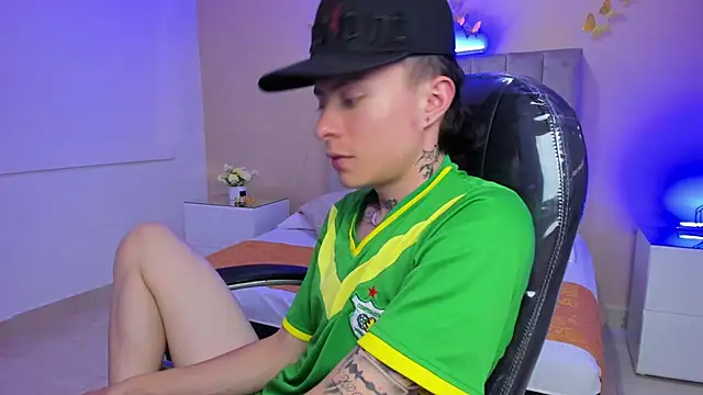 Nascary Fox online show from February 12, 7:42 pm