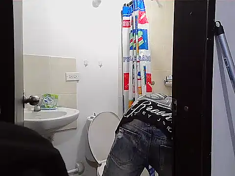 Snapshot of jokerbrad_1 chatting on October 24, 7:26 pm jokerbrad 1 online show from October 24, 7:26 pm