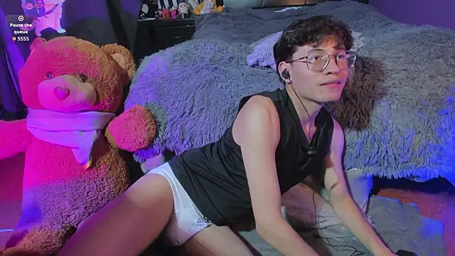 Lunarie  online show from March 7, 2:20 am