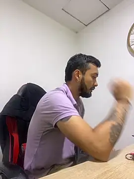 cristopher wallacee online show from November 10, 7:30 pm