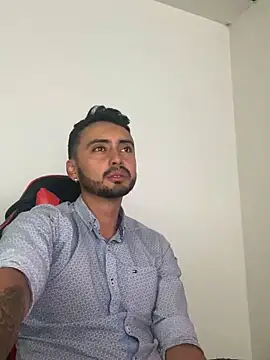 cristopher wallacee online show from November 29, 8:55 pm