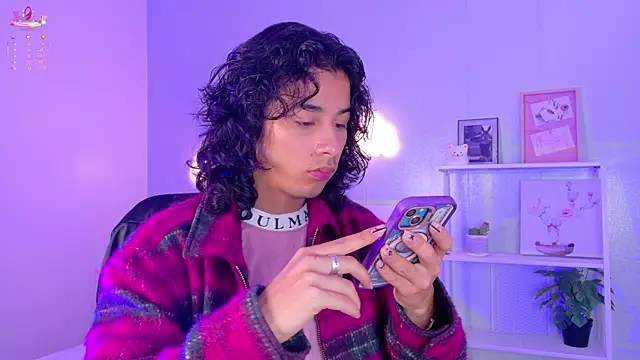 BenjiFiore  online show from September 20, 7:47 pm