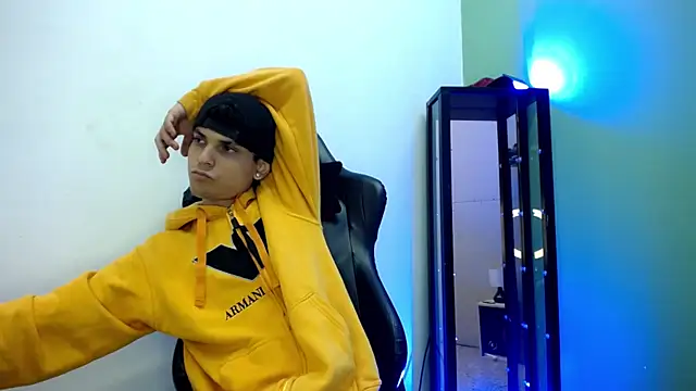 dilan hott  online show from January 14, 10:24 pm