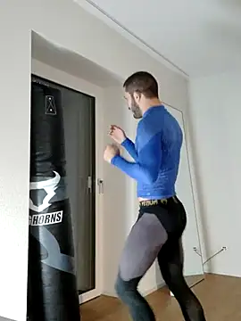 EyesNeverLies online show from September 28, 3:15 am