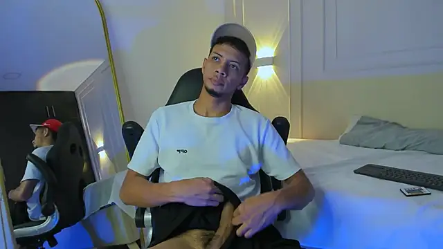 DustinandJordan online show from February 9, 10:14 pm