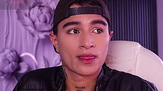 LiamDeep online show from February 8, 9:08 pm