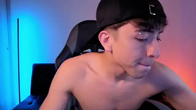 onlinenico online show from January 13, 8:02 pm