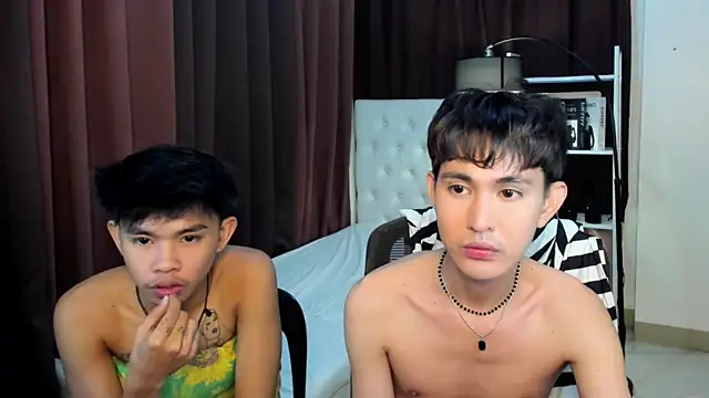 xxxhugecocktwinkxxx online show from October 12, 7:30 pm