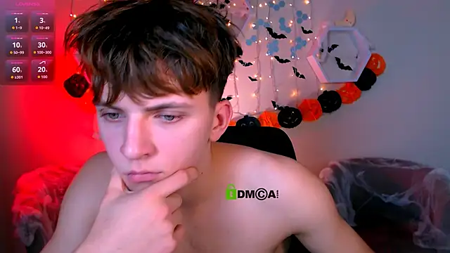 Snapshot of travis_wolf_ chatting on October 20, 6:56 pm travis wolf  online show from October 20, 6:56 pm