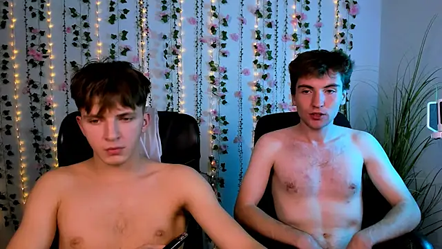 Snapshot of travis_wolf_ chatting on October 13, 2:17 am travis wolf  online show from October 13, 2:17 am