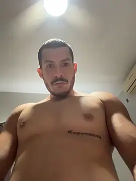 Snapshot of Darg98 chatting on October 30, 7:37 pm Darg98 online show from October 30, 7:37 pm