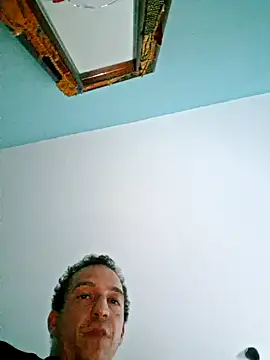 Snapshot of strangerwild chatting on September 29, 6:01 am strangerwild online show from September 29, 6:01 am