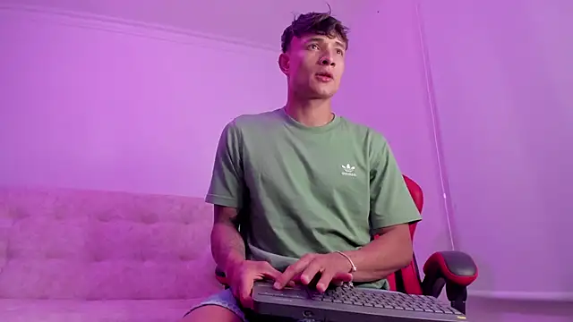 DavisFirb online show from April 27, 2:08 am