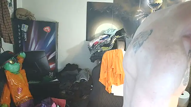 jizzyglizzy92 online show from August 5, 8:47 pm