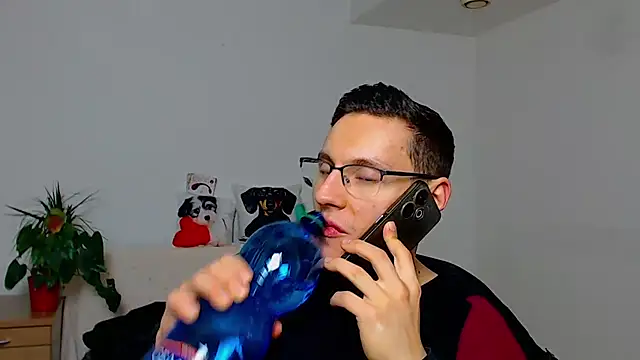 ZeinMiracles online show from December 4, 7:10 pm