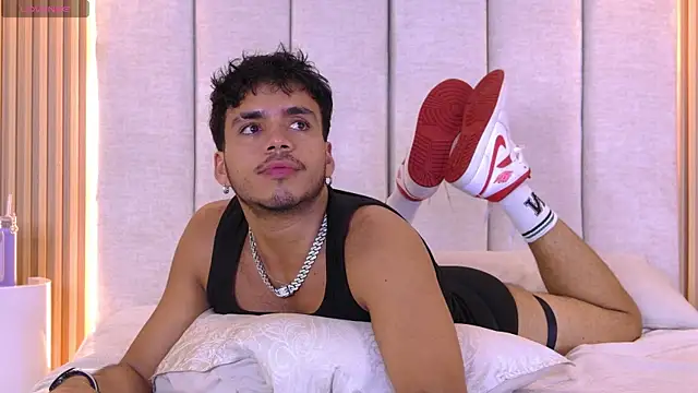 AlexanderJordan online show from October 26, 1:18 am