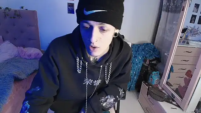 2cyboy  online show from October 8, 8:24 pm