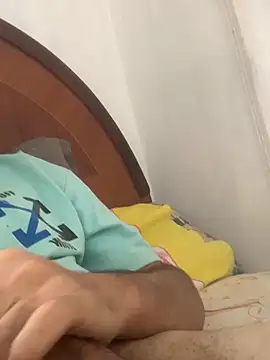 FlungBergenia online show from October 17, 1:26 pm