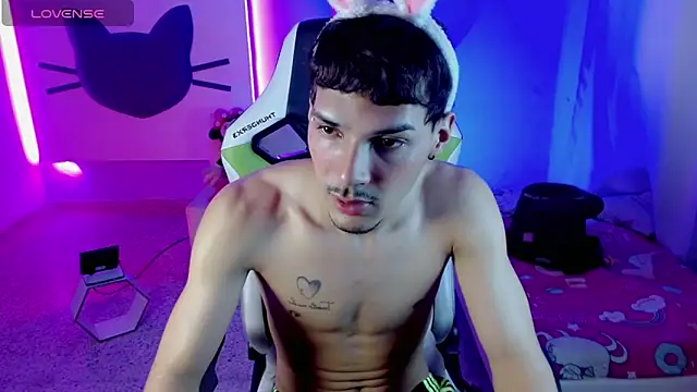 yankees  online show from October 17, 12:20 pm