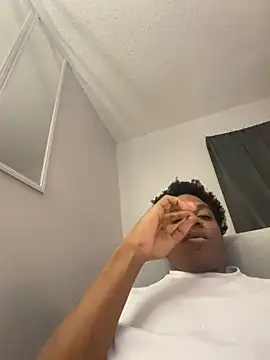 dmmeformerch online show from April 1, 12:45 am