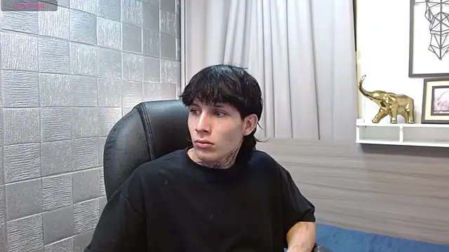 Iantwink18 online show from November 7, 8:34 pm