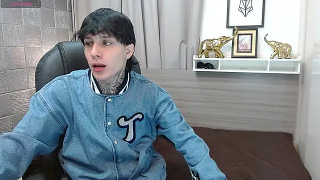 Iantwink18 online show from February 20, 8:32 pm