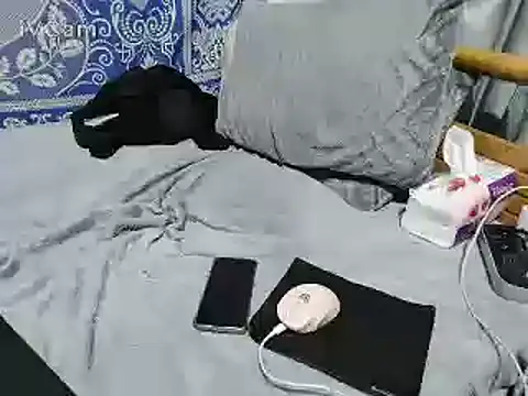 yazinyazin1 online show from February 6, 8:50 pm