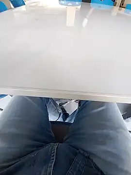 Snapshot of bisexdon chatting on September 15, 10:38 am bisexdon online show from September 15, 10:38 am