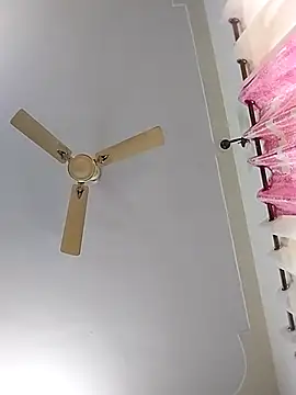 Snapshot of bisexdon chatting on October 31, 6:15 am bisexdon online show from October 31, 6:15 am