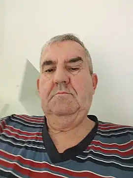 Oldmenhot66 online show from November 16, 6:04 am