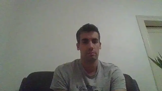 JulioIsHere4you online show from November 12, 9:30 pm