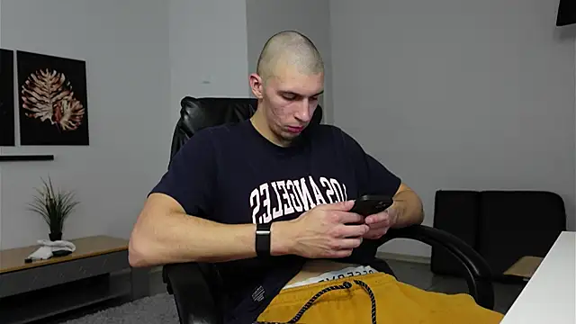 Ryan Dozer online show from October 30, 8:16 am