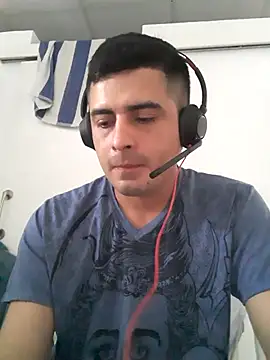Andr3s69xxx online show from May 2, 5:37 pm