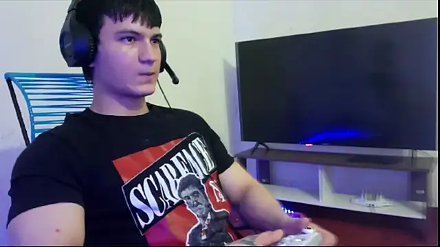 ErickWalton online show from November 14, 5:43 am