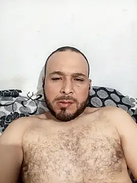 Snapshot of javi-tunene chatting on October 7, 1:43 am javi-tunene online show from October 7, 1:43 am