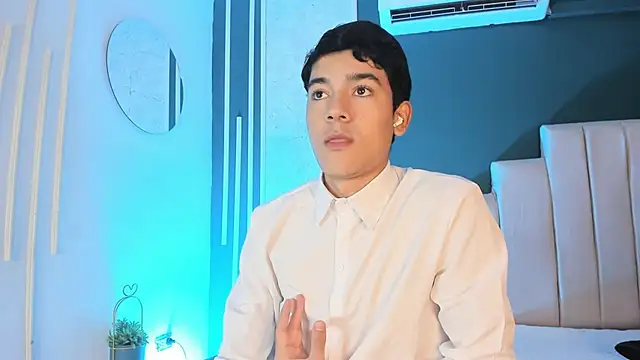 SandroVeyra online show from October 25, 3:30 am