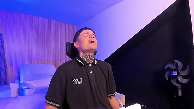 Declan-Fox online show from October 2, 4:05 am