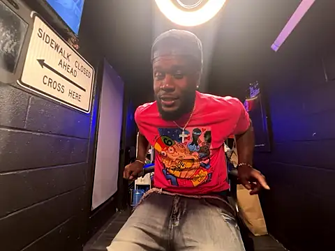 nymphoandthebeast69 online show from April 25, 9:45 pm