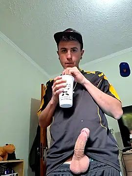 Snapshot of Bottz777 chatting on October 31, 3:48 pm Bottz777 online show from October 31, 3:48 pm