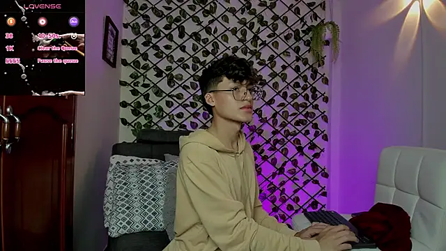 bellmontneon online show from December 17, 12:34 pm