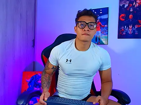 Snapshot of evan_greey chatting on October 15, 5:48 am evan greey online show from October 15, 5:48 am