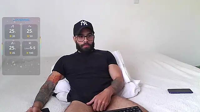 htrebor87 online show from October 8, 6:56 pm