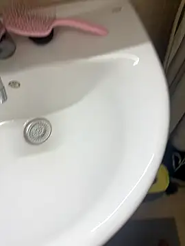 tusmuertos420 online show from December 1, 7:28 pm