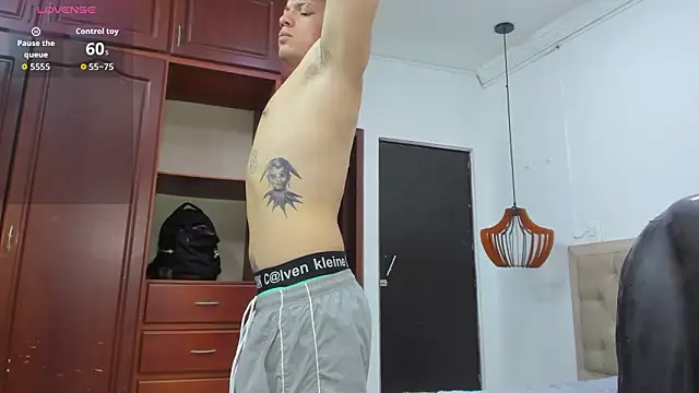 wildthor26 online show from February 11, 4:28 am