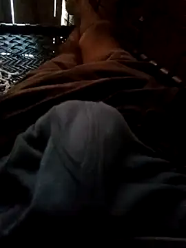 Snapshot of alone_boy802 chatting on October 9, 2:49 am alone boy802 online show from October 9, 2:49 am