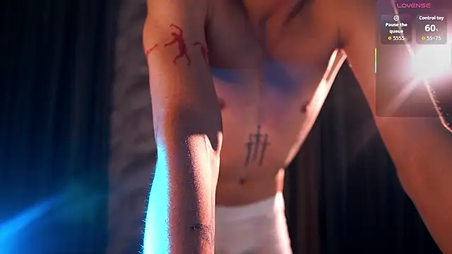 CleoStringer online show from March 1, 9:09 am