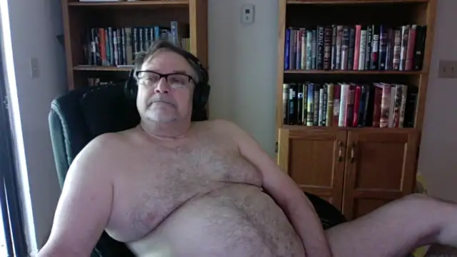 Vinyl22xh online show from April 21, 4:24 pm