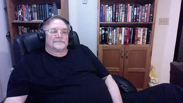 Vinyl22xh online show from April 19, 5:29 am