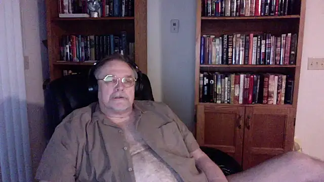 Vinyl22xh online show from April 17, 10:45 pm