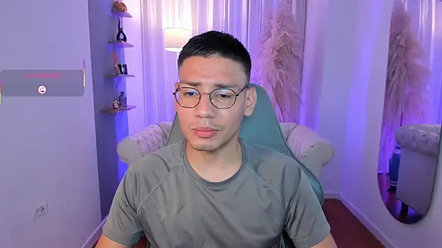 Snapshot of marcuswildx chatting on September 22, 12:26 pm marcuswildx online show from September 22, 12:26 pm